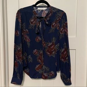 ASTR the label size small navy with maroon floral print size small.